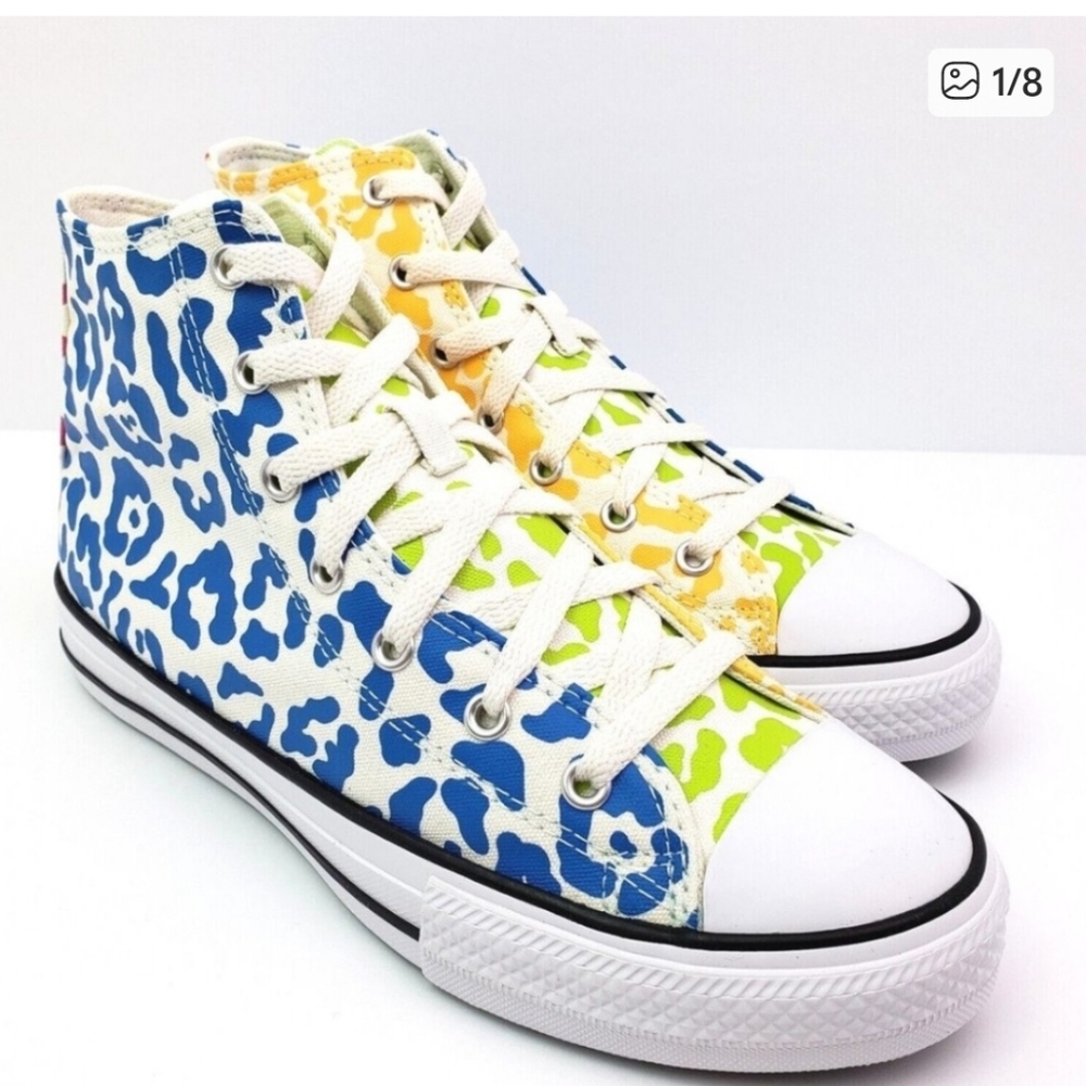 Converse Big Kids Size 7 High Top Chuck Taylor Multicolor